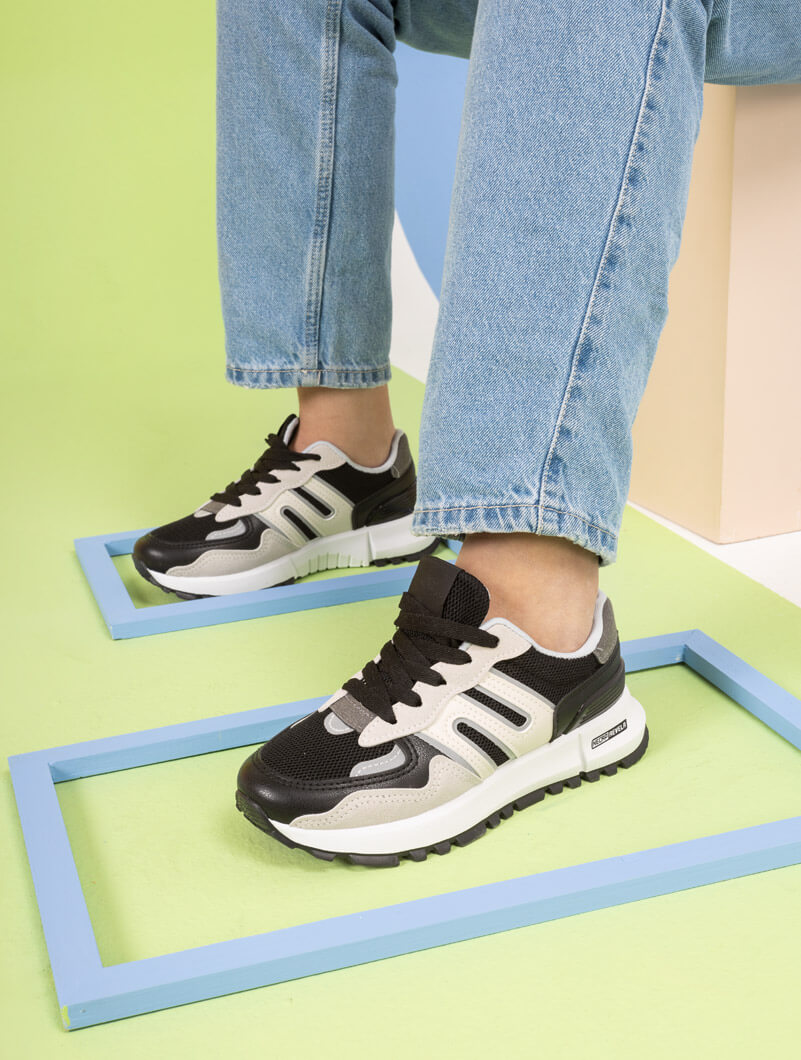 Baskets colorées à lacets